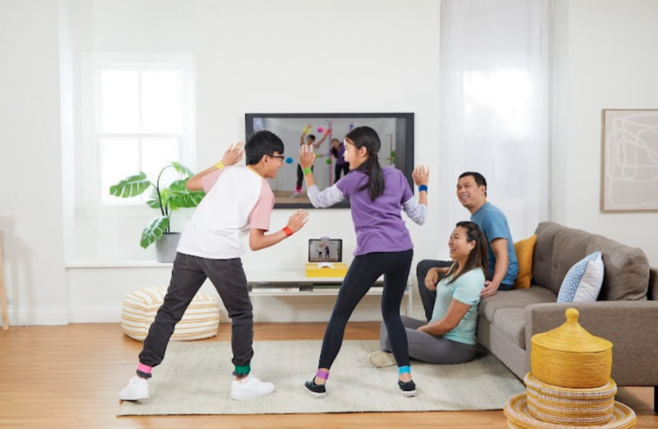 Baila en el aire y saca tus mejores pasos con el nuevo Twister Air de Hasbro