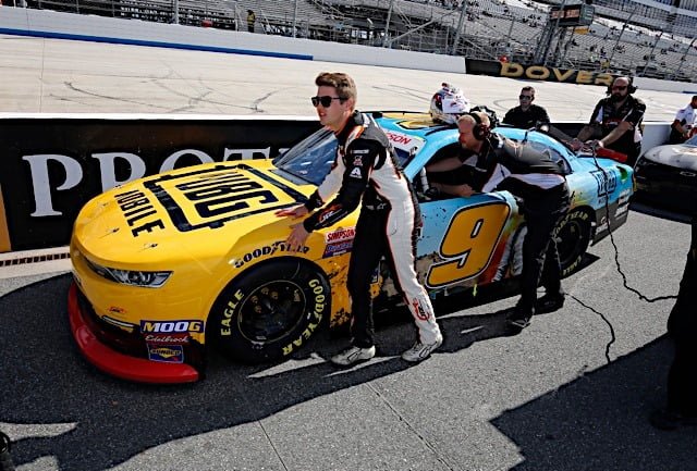 Noah Gragson suspendido indefinidamente por NASCAR y Legacy Motor Club por su conducta en redes sociales