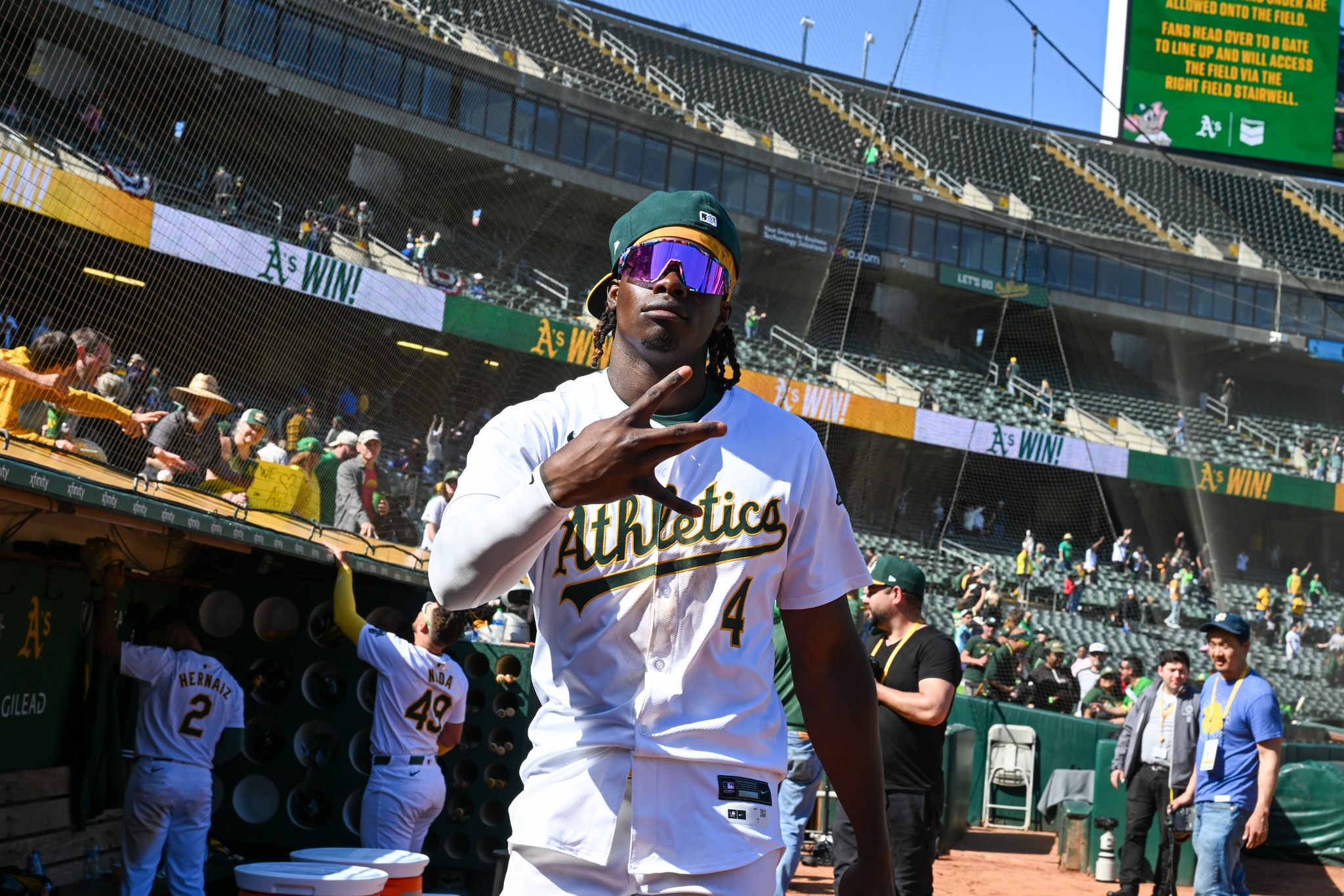 Protesta de los fanáticos de los Oakland Athletics por la futura mudanza del equipo a Las Vegas en 2028.