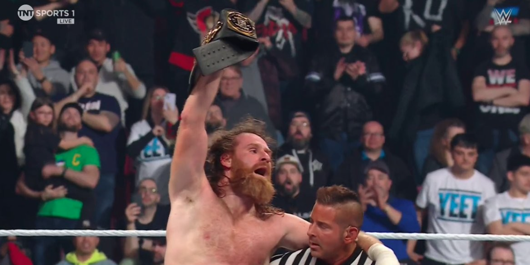 Sami Zayn Retiene el Campeonato Intercontinental en un Emocionante Encuentro en WWE RAW