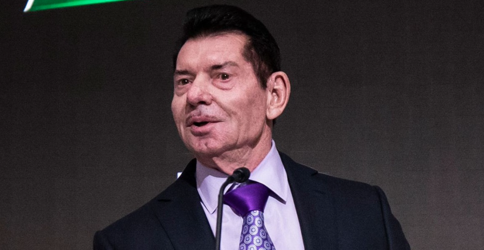La vida «relajada» de Vince McMahon tras su renuncia de WWE: Un vistazo a su nuevo estilo de vida