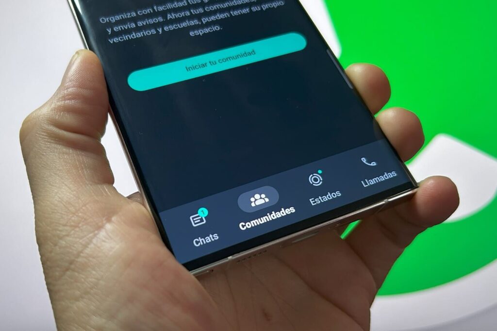 La nueva actualización de WhatsApp añade una barra inferior en su interfaz