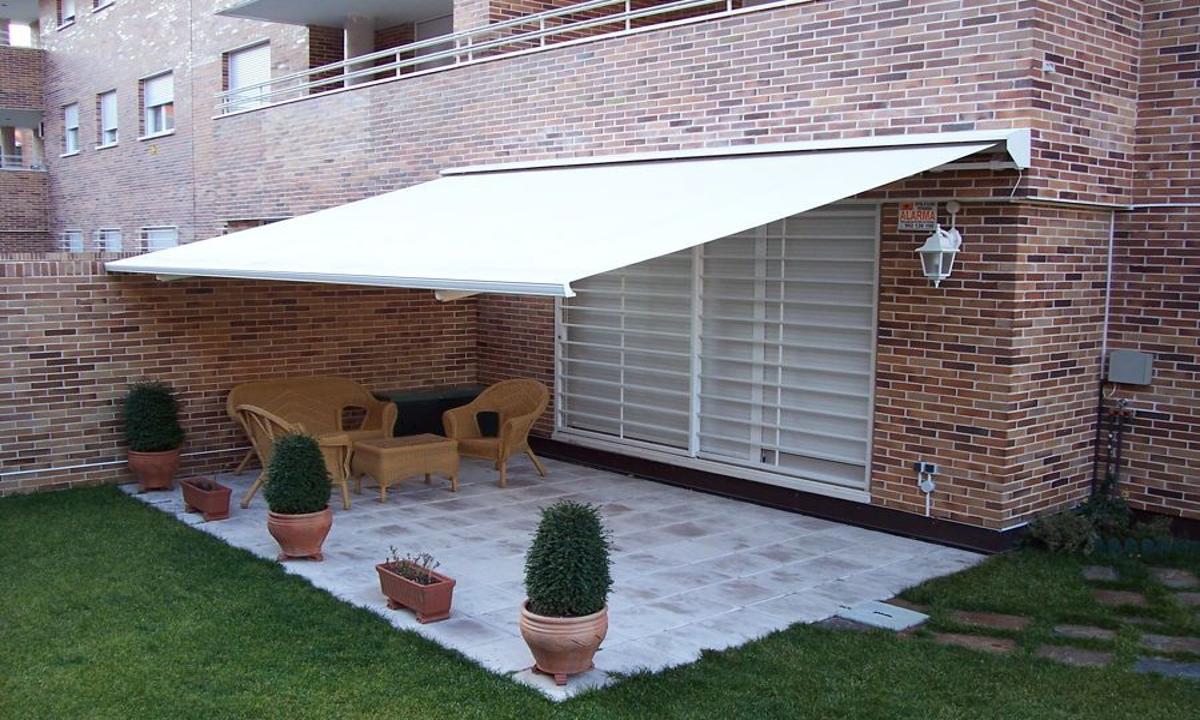 Toldos para Terraza: Elige la Protección Solar Perfecta