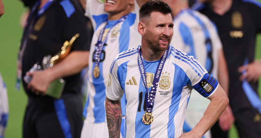 Lionel Messi reacciona tras su emotiva salida por lesión en la Copa América: ‘Espero volver pronto a la cancha’