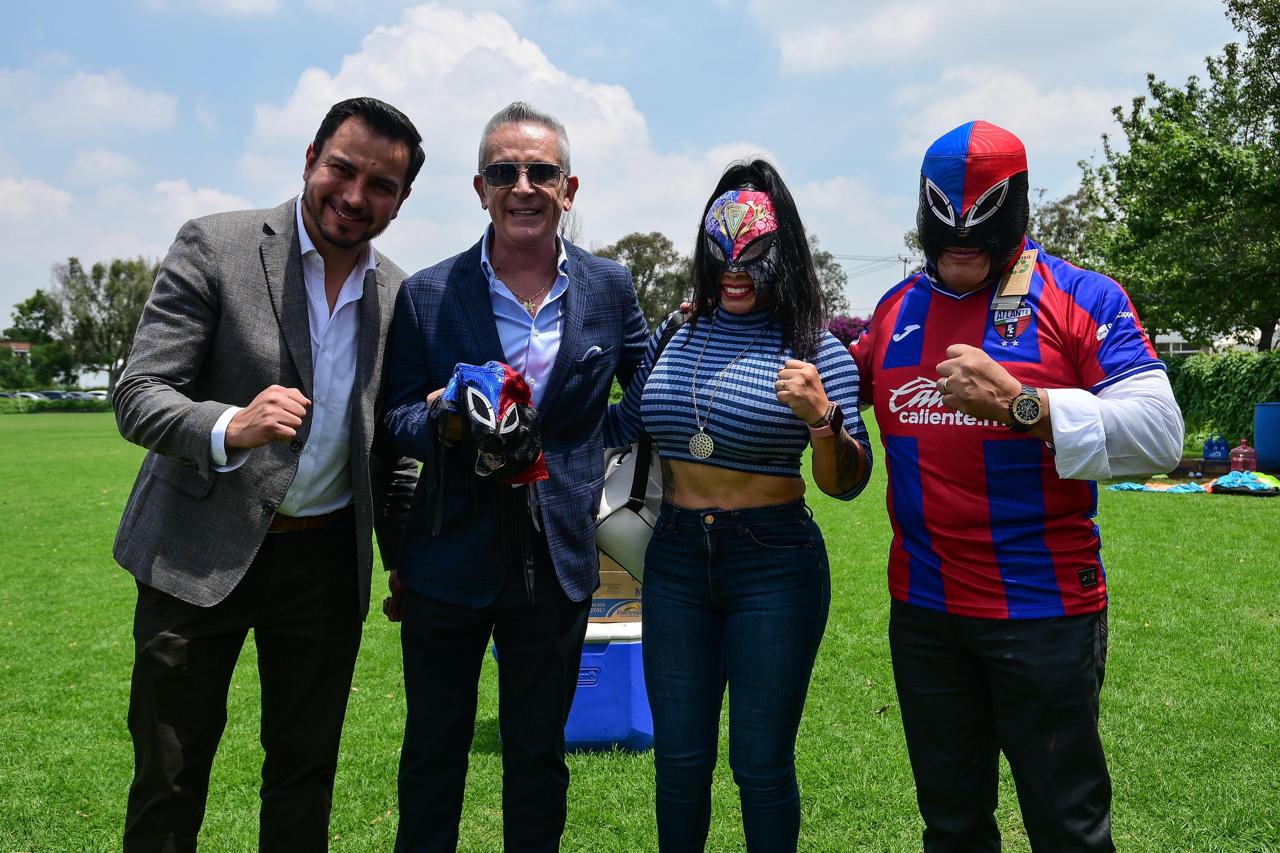 Luchadores de Elite Listos para Desatar la Emoción en el Frontón México