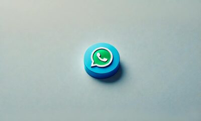 Icono minimalista azul de WhatsApp sobre fondo neutro