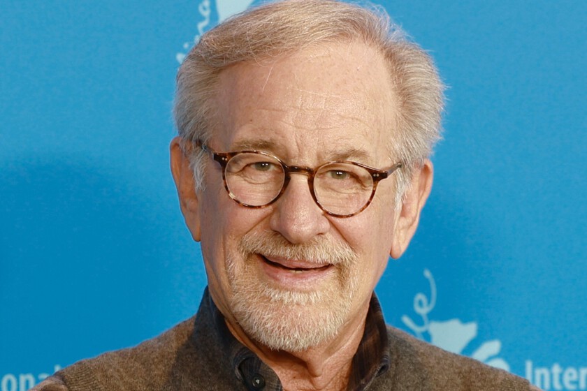 Steven Spielberg defiende la experiencia cinematográfica en salas de cine