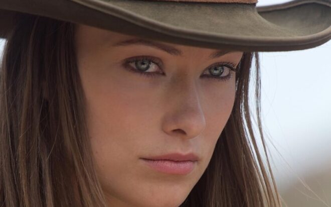 Olivia Wilde revela cómo Walton Goggins le salvó la vida en el set de ‘Cowboys & Aliens’