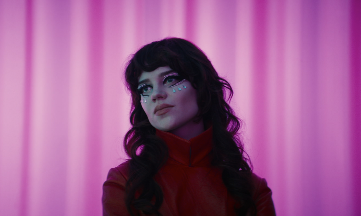 El nuevo tráiler de «Her Private Hell» de Nicolas Winding Refn promete un giallo hipnótico