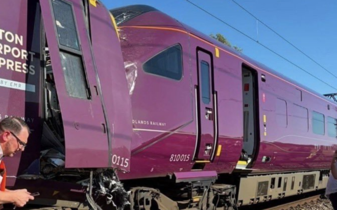 Tragedia ferroviaria en Inglaterra: Un choque cobra una vida y 28 heridos