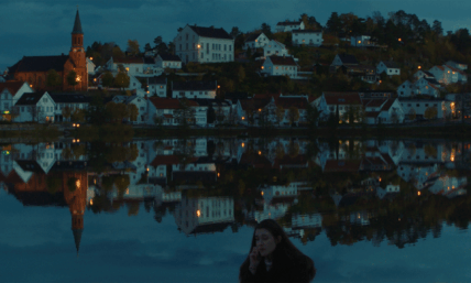 Life at Sandy’s: El debut que redefine el terror surrealista moderno