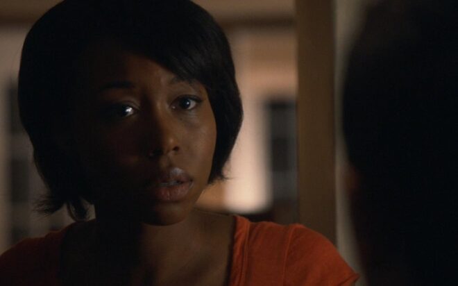 Amanda Warren y Evan Jonigkeit se adentran en el terror de Door