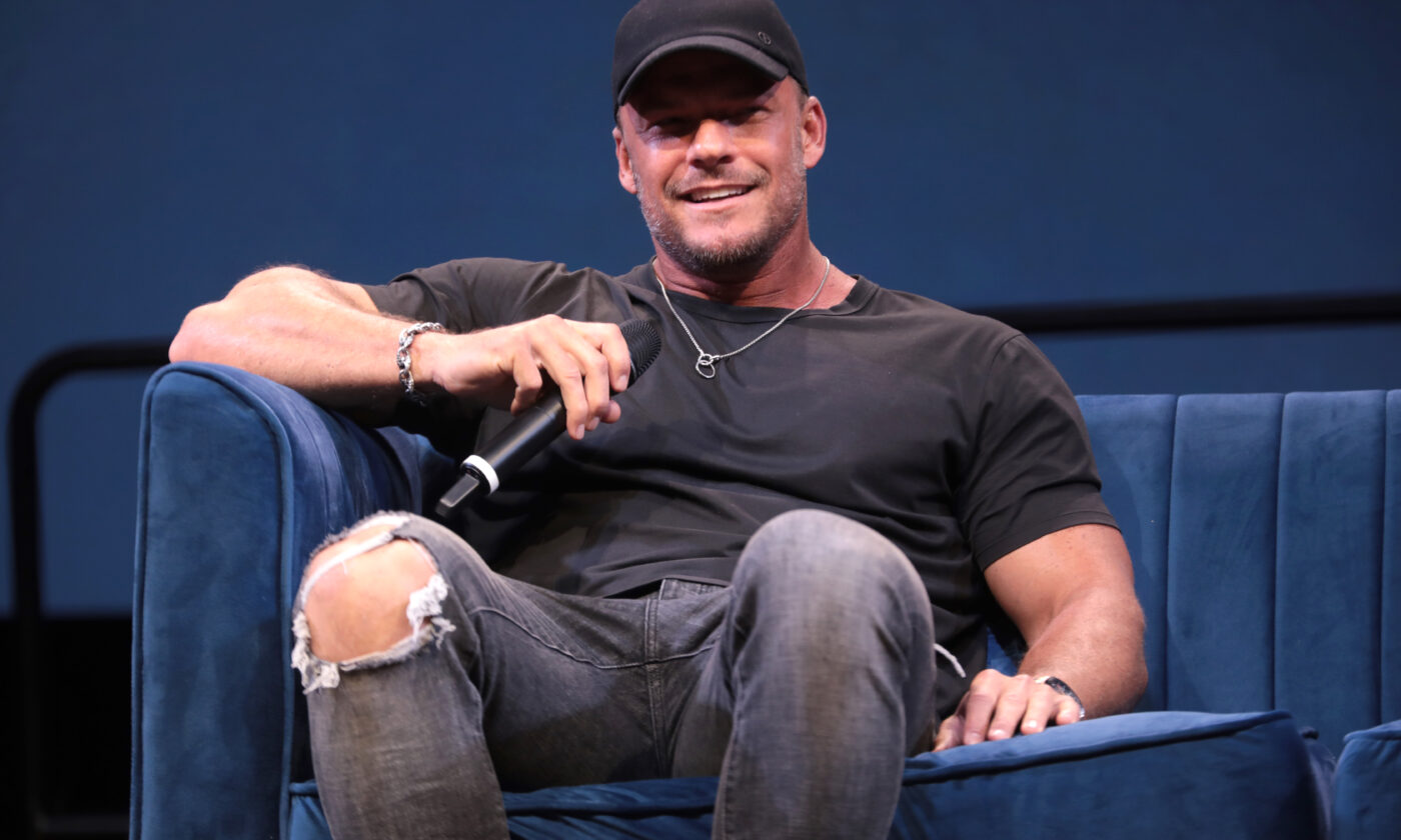 Runner: Alan Ritchson deja a Reacher y estrena película de acción con Owen Wilson