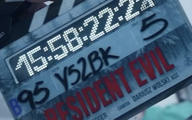 Un vistazo sangriento: Zach Cregger en el set de Resident Evil: Welcome to Raccoon City