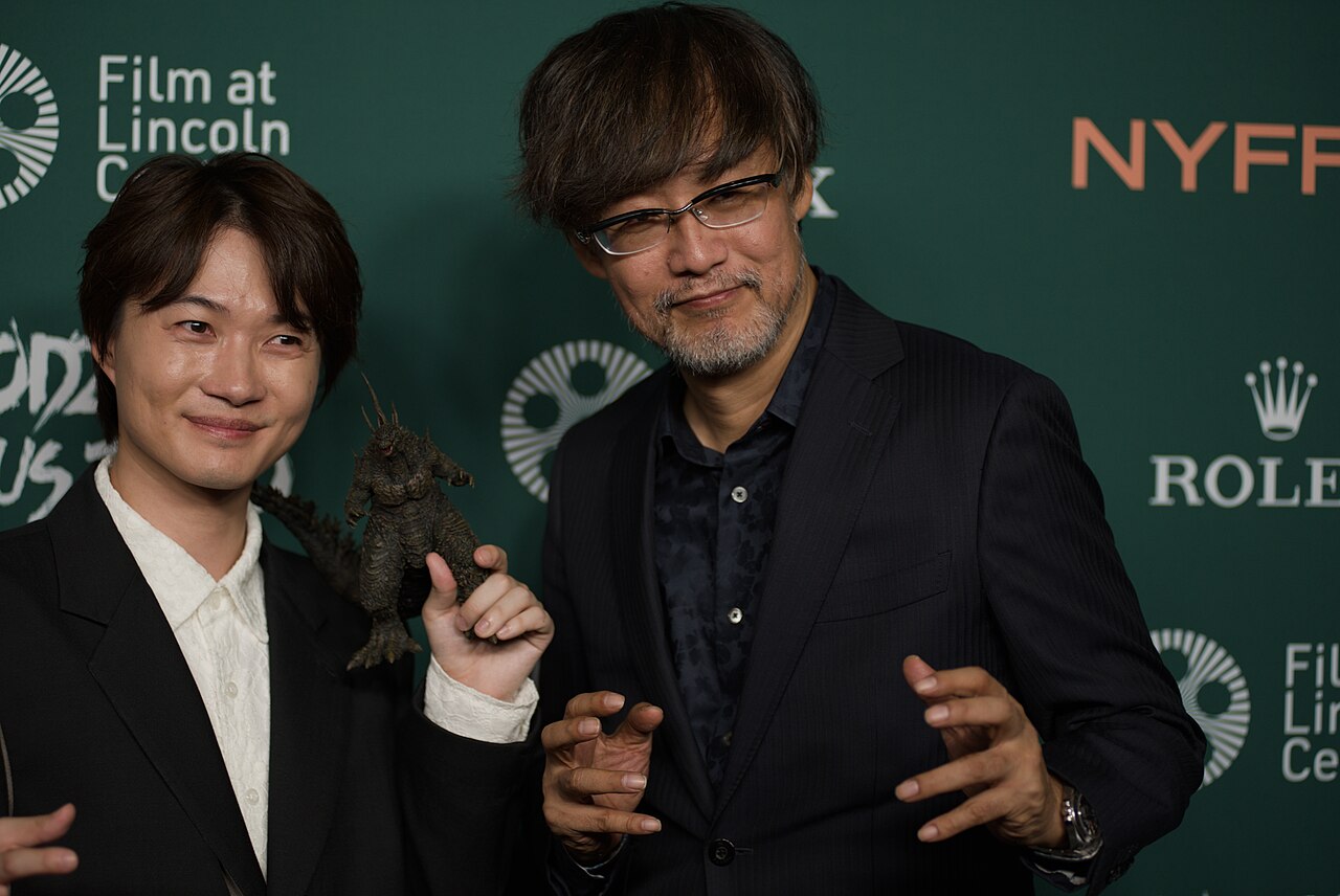 El director Takashi Yamazaki y el actor Ryunosuke Kamiki, de Godzilla Minus Zero