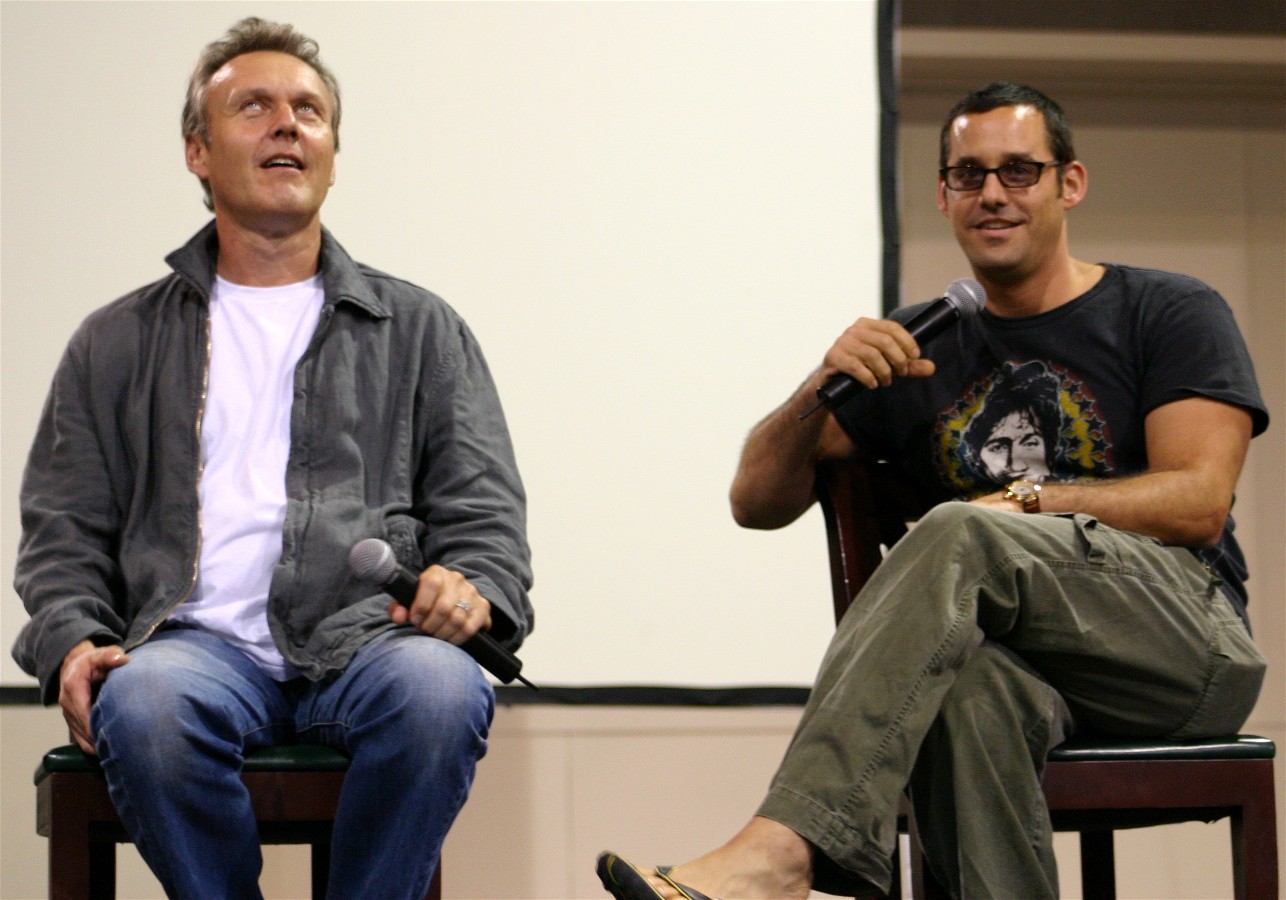 Ted Lasso rinde homenaje a Anthony Head en el episodio 9