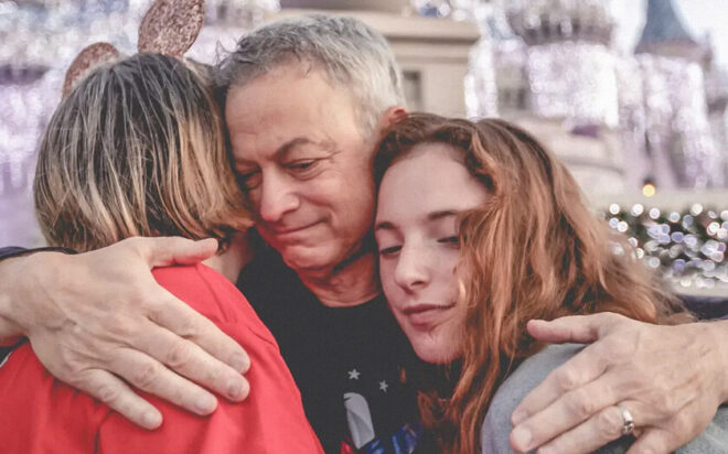 Gary Sinise: Del Teniente Dan a la Magia de Disney para Niños Caídos