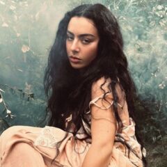 Charli XCX se une al terror gótico en nueva cinta de Martin Scorsese